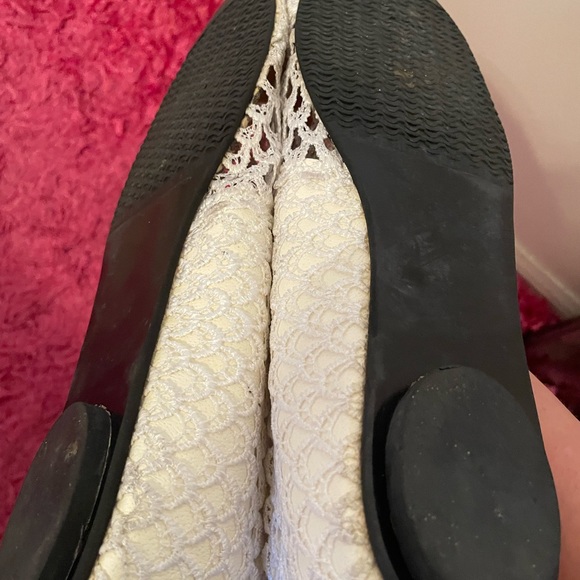 white lace summer boots, size (10,5-11) - Picture 4 of 10